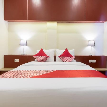 Oyo 727 Merlion Hotel Medan Dış mekan fotoğraf