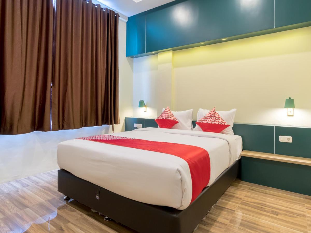 Oyo 727 Merlion Hotel Medan Dış mekan fotoğraf