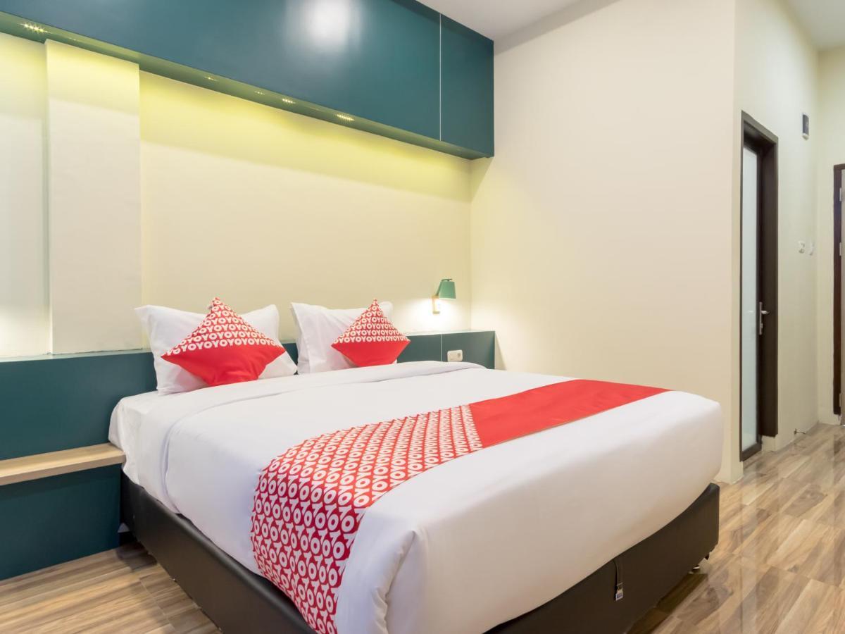 Oyo 727 Merlion Hotel Medan Dış mekan fotoğraf