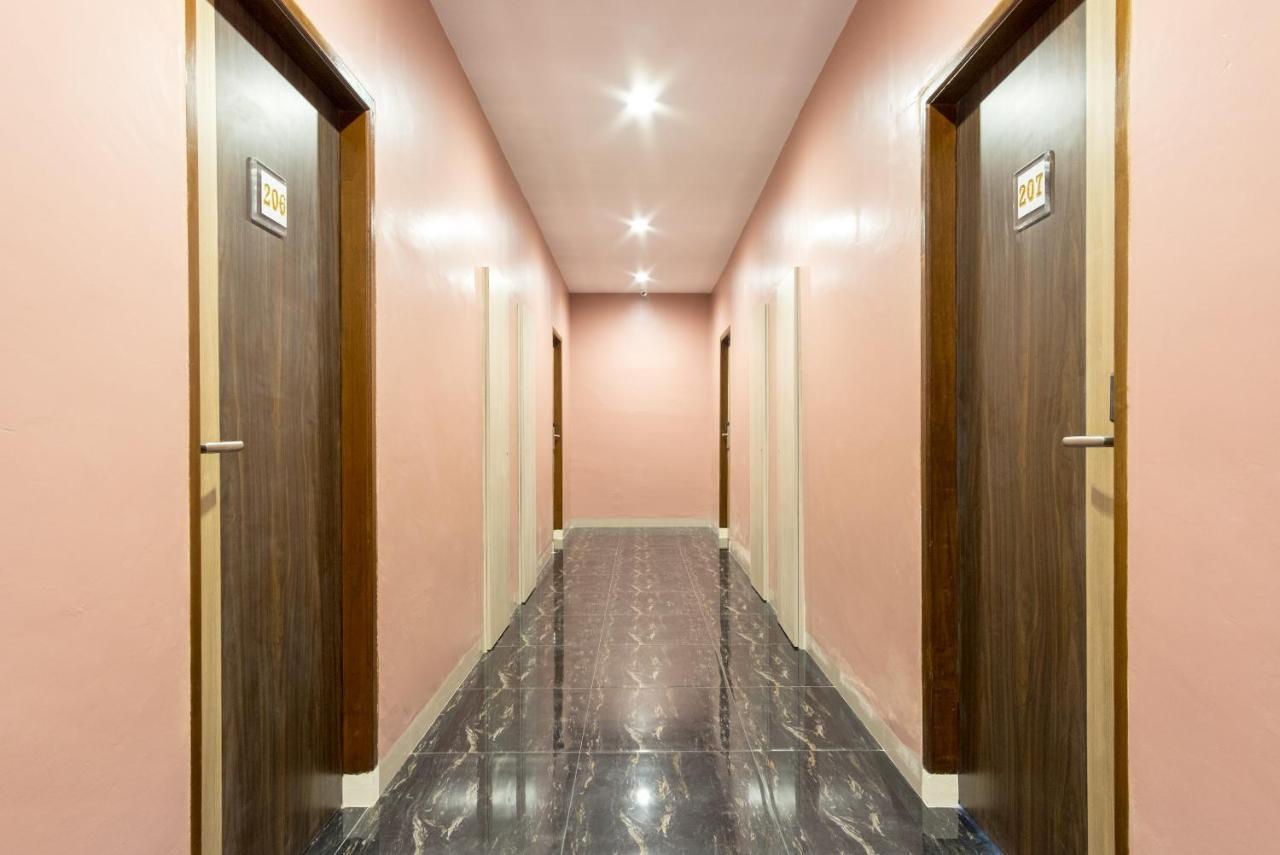 Oyo 727 Merlion Hotel Medan Dış mekan fotoğraf