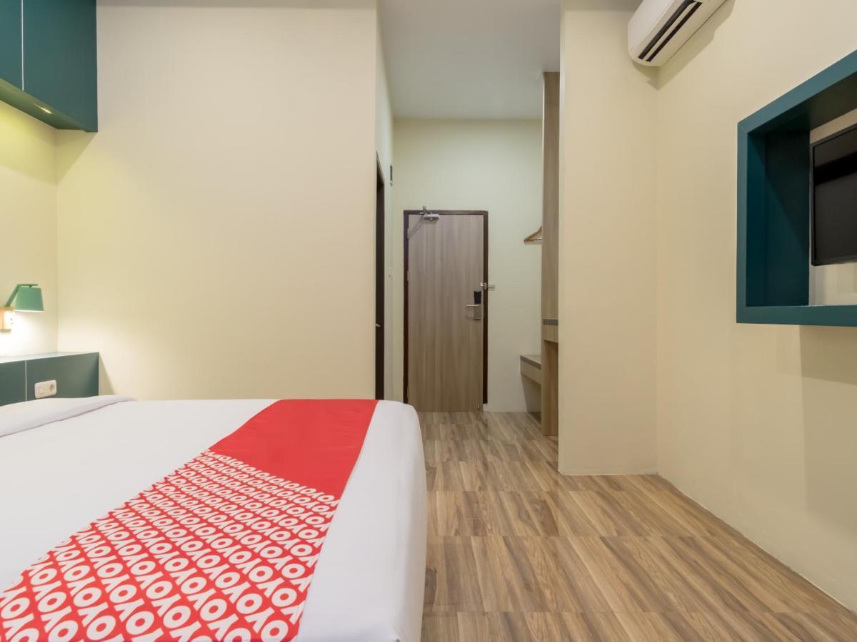 Oyo 727 Merlion Hotel Medan Dış mekan fotoğraf