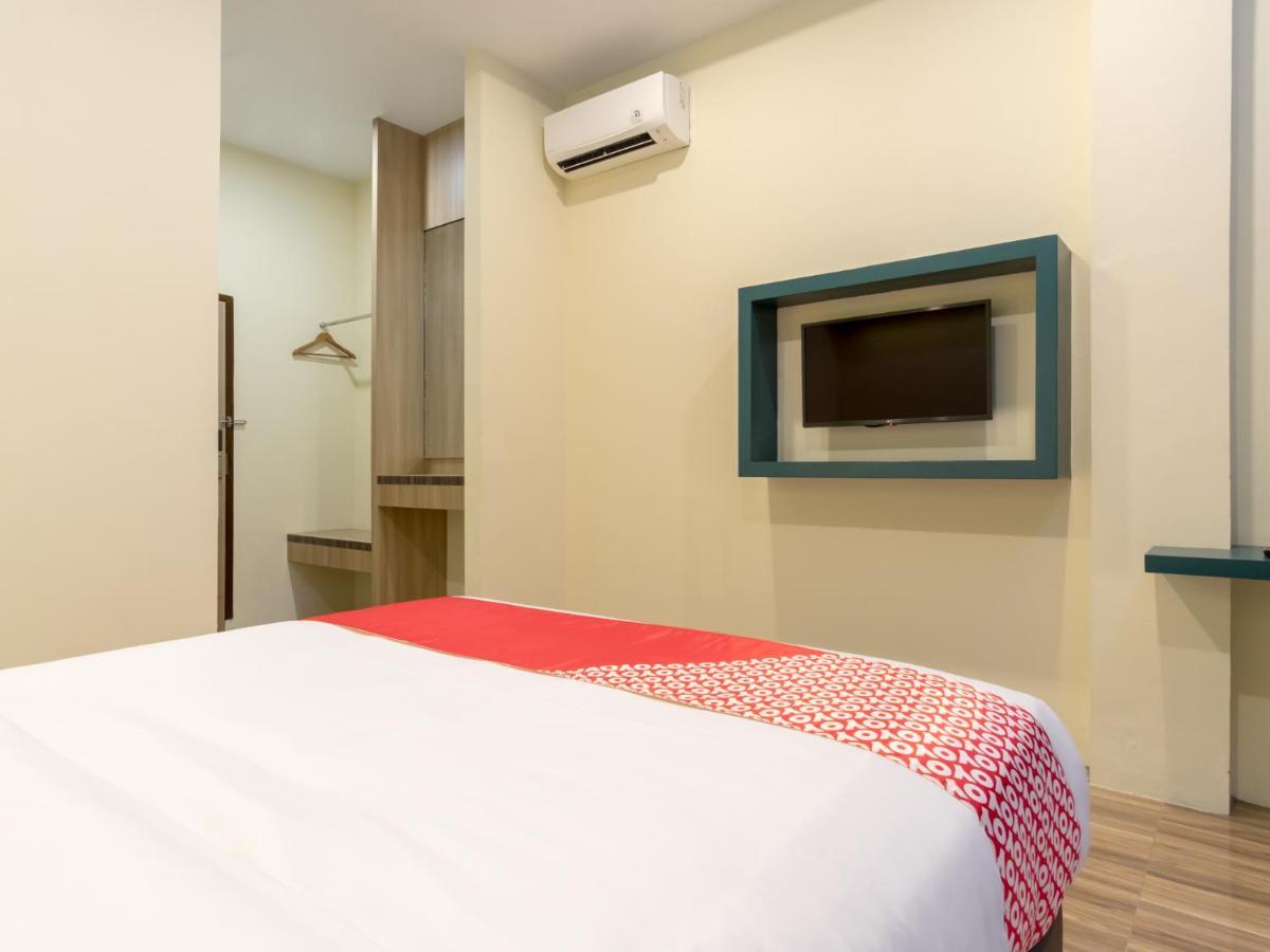 Oyo 727 Merlion Hotel Medan Dış mekan fotoğraf