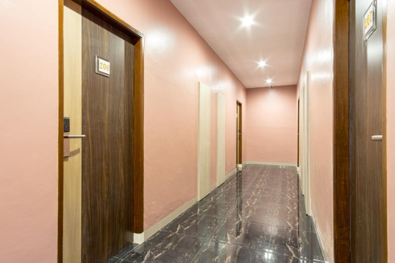 Oyo 727 Merlion Hotel Medan Dış mekan fotoğraf