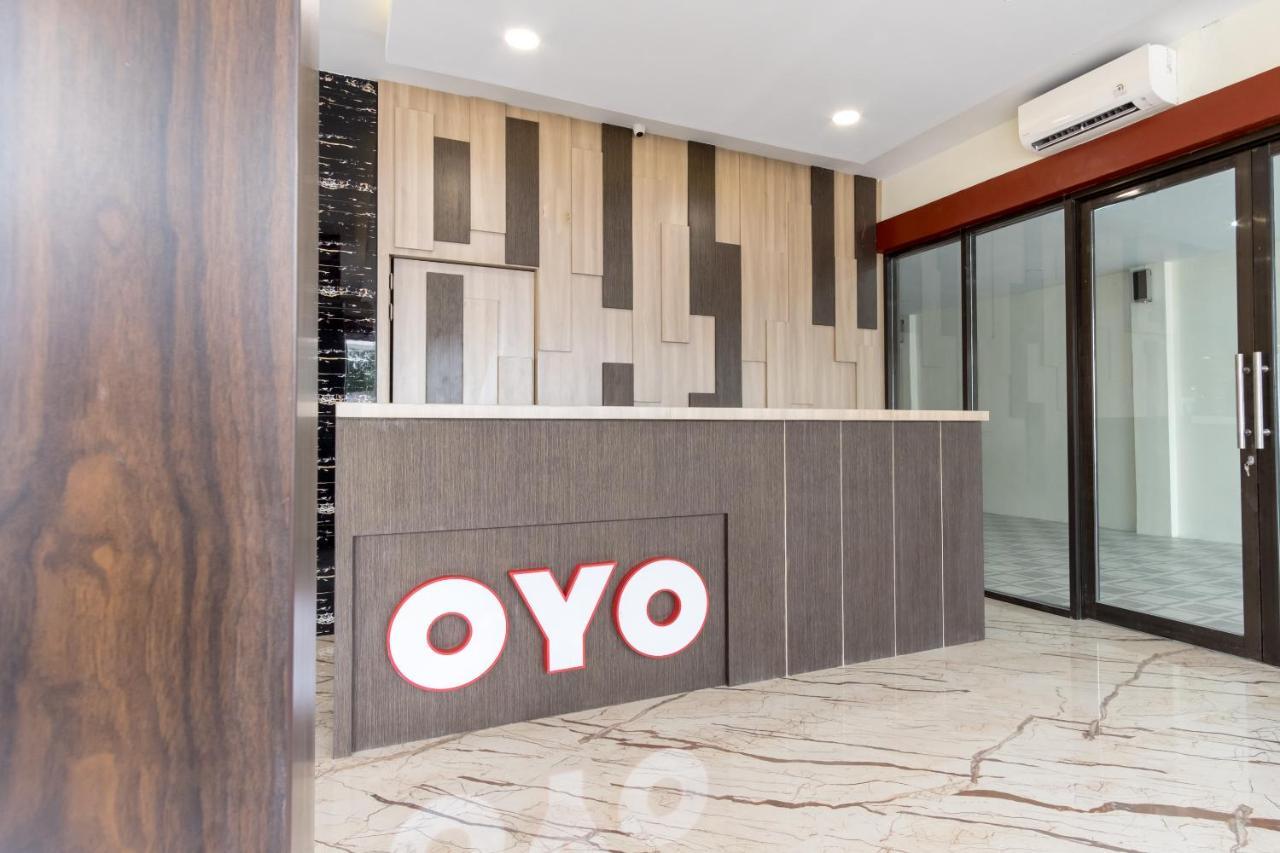 Oyo 727 Merlion Hotel Medan Dış mekan fotoğraf