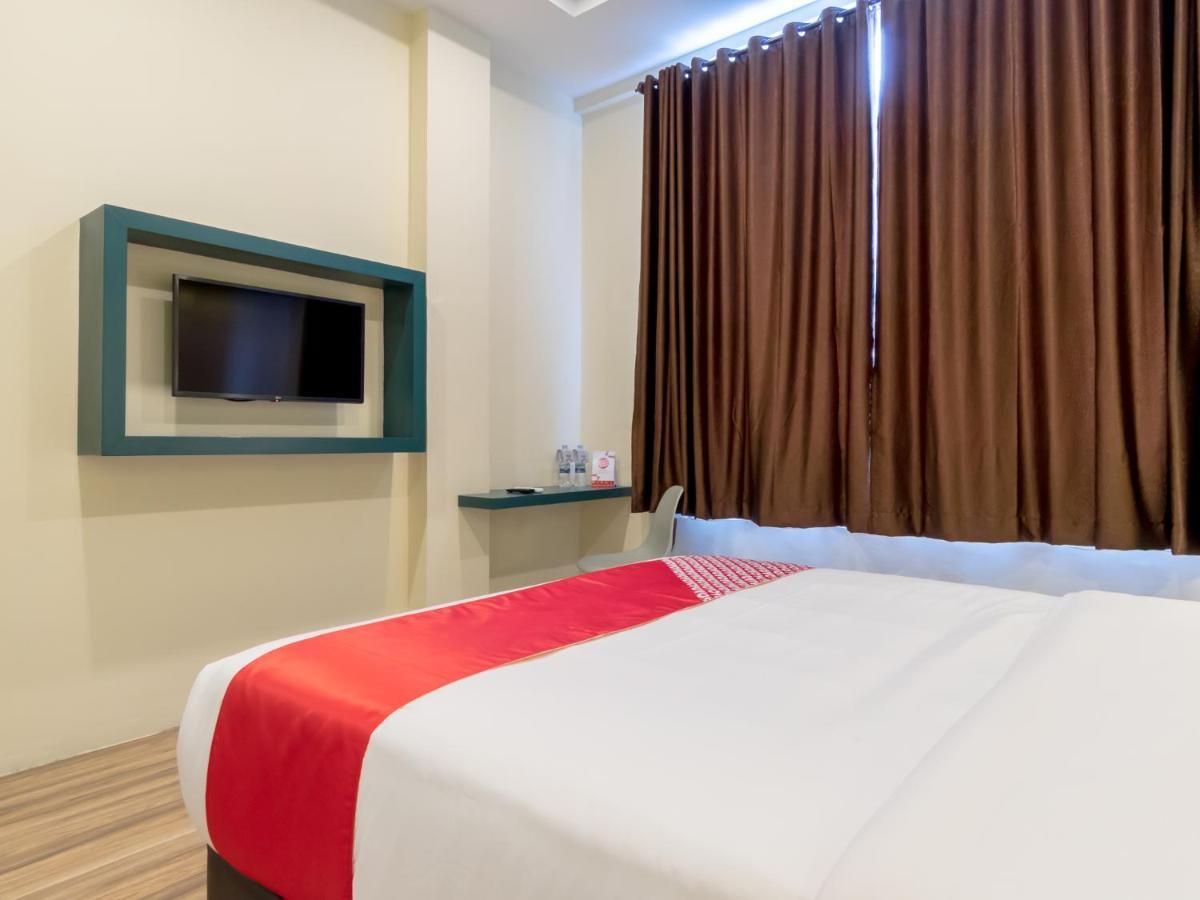 Oyo 727 Merlion Hotel Medan Dış mekan fotoğraf